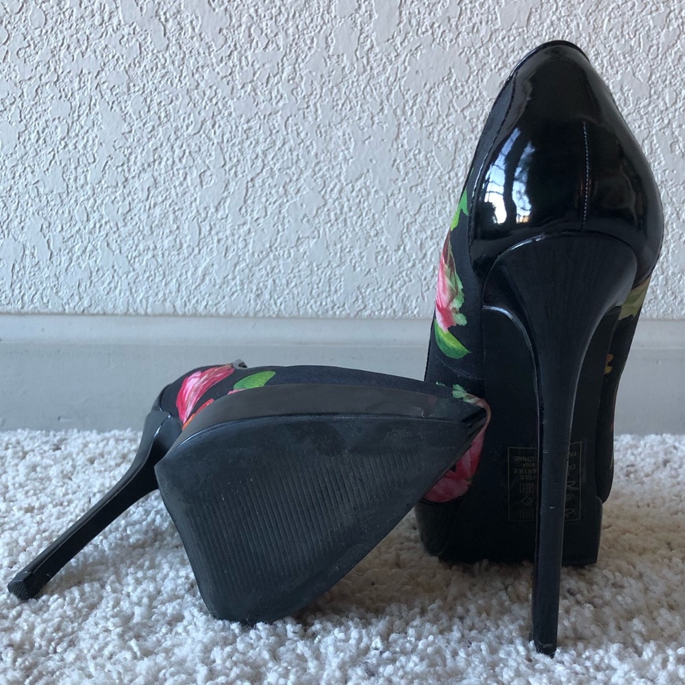Platform Stiletto Pump - Picture 3 of 5